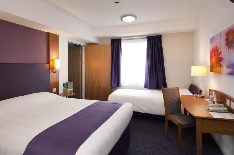 Premier Inn Barnsley Wombwell Exterior foto